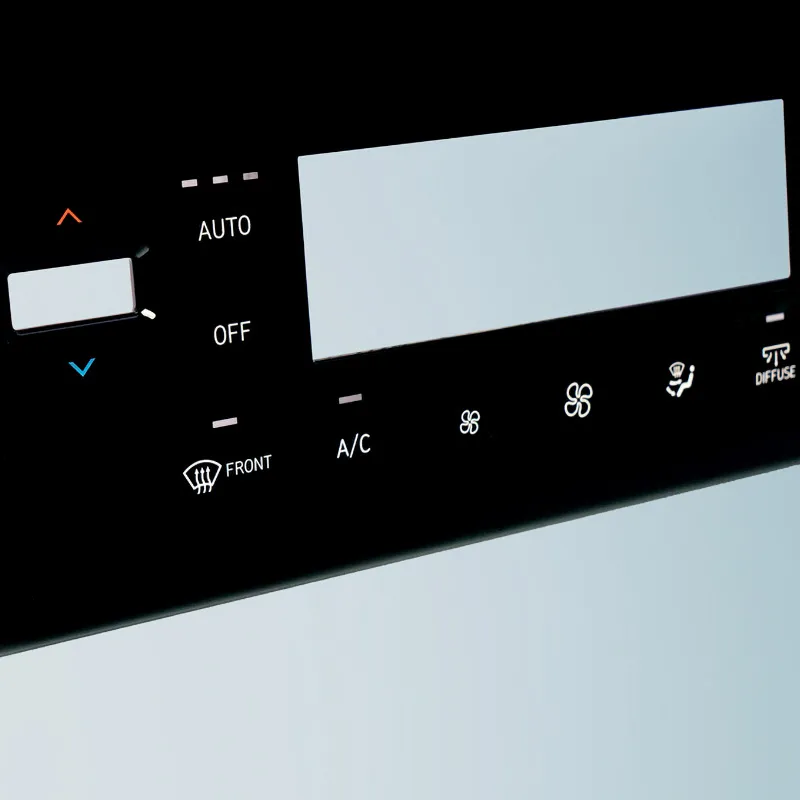 Marquage industriel sur interface et panneau de commande automobile